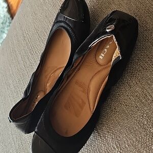 Coach Canvas Logo Wanda Cap Patent Toe Ballet Flats Black Sz 7B